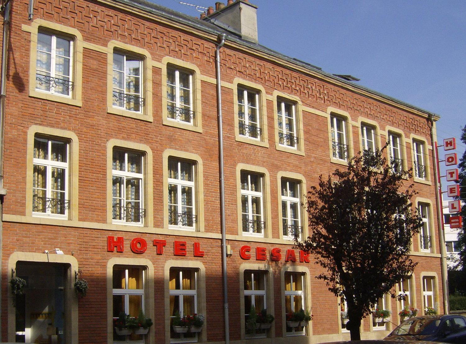 塞萨尔酒店 Charleville-Mézières 外观 照片